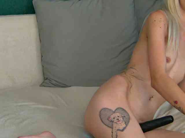 SkinnyNatty webcam