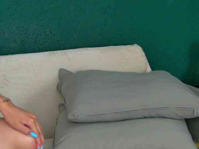 SkinnyNatty webcam