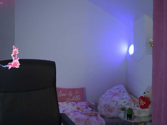 RocknRose18 live cam on BongaCams