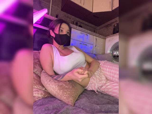 Barsi8 live cam on BongaCams