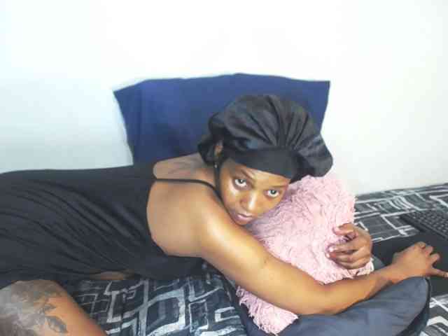 SlutyKay webcam