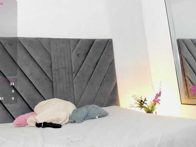 Miaatorres live webcam show