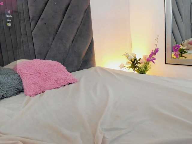 Miaatorres live webcam show