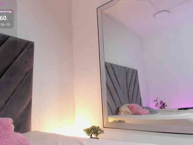 Miaatorres webcam