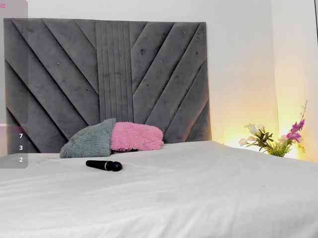 Miaatorres webcam