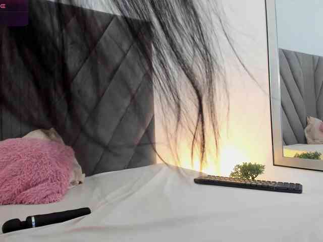 Miaatorres webcam