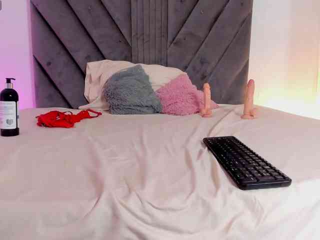 Miaatorres webcam