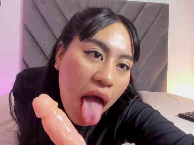 Miaatorres webcam