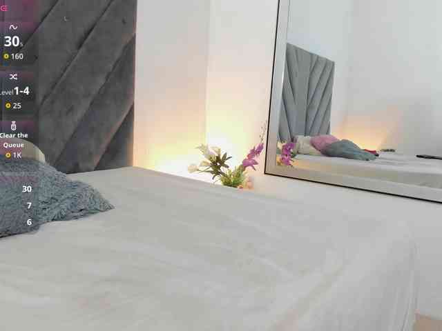 Miaatorres webcam