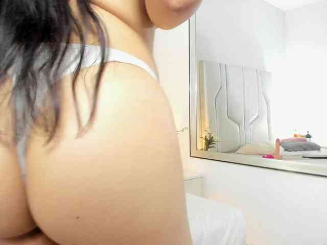 Miaatorres webcam