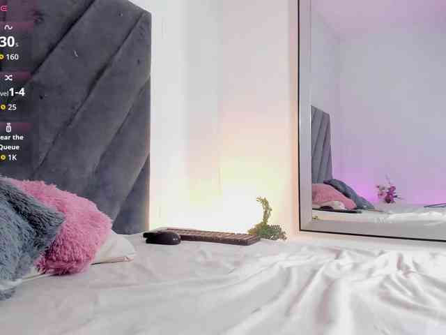 Miaatorres webcam