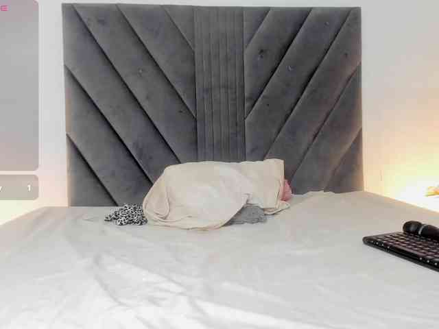 Miaatorres webcam