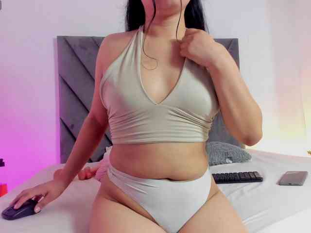 Miaatorres webcam