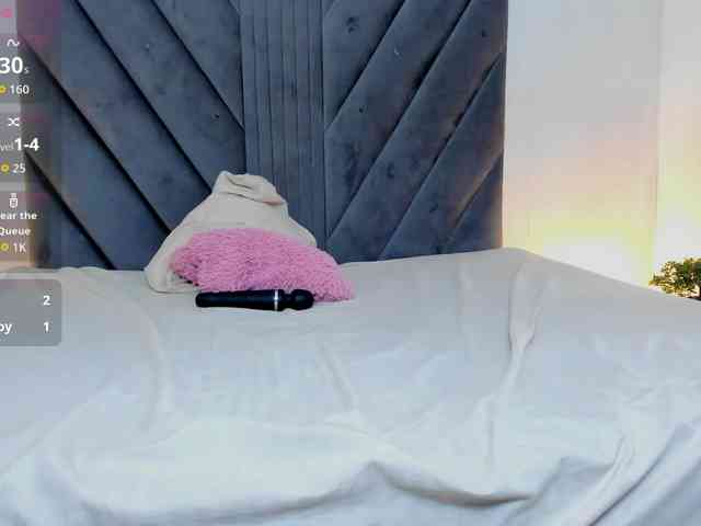 Miaatorres webcam
