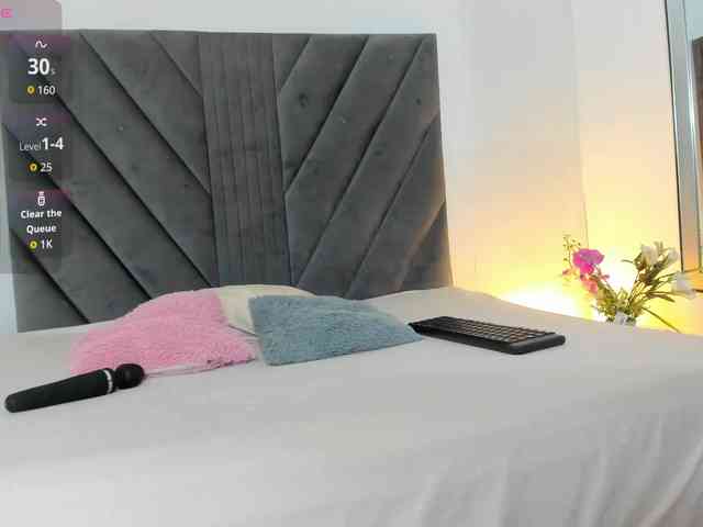 Miaatorres webcam