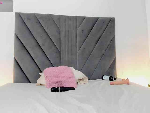 Miaatorres webcam