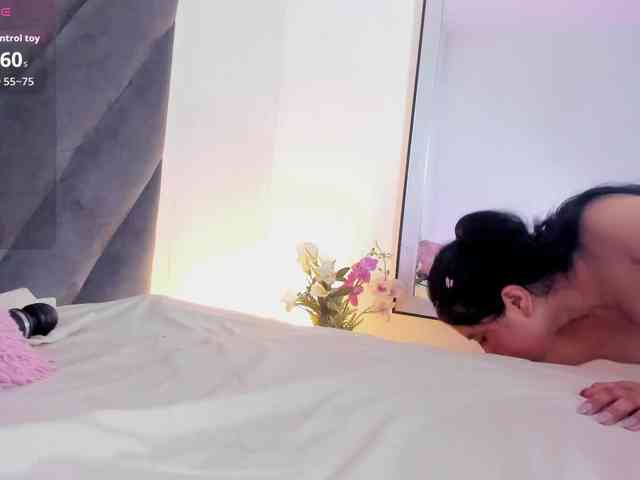 Miaatorres webcam