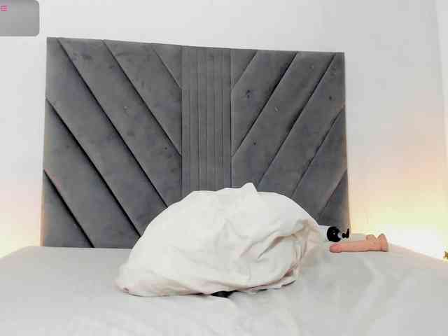 Miaatorres webcam