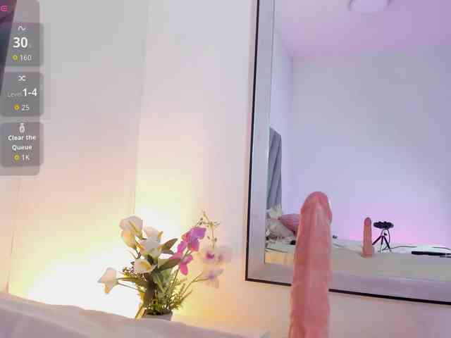 Miaatorres webcam