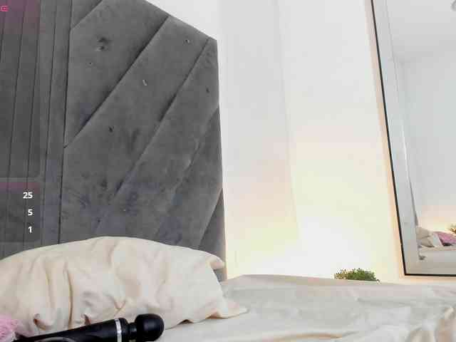Miaatorres webcam