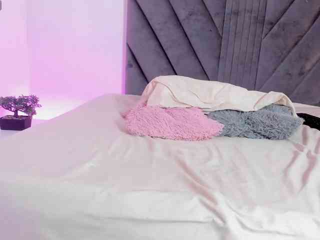 Miaatorres webcam