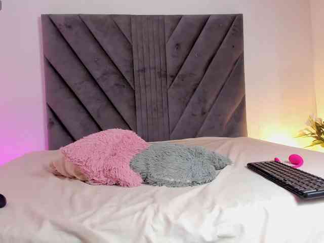 Miaatorres webcam