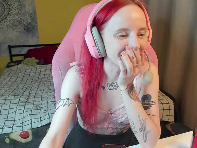 MoonScar's BongaCams show and profile