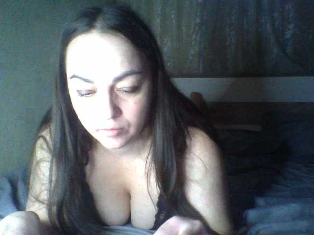 Kissy1111111 — live female cam