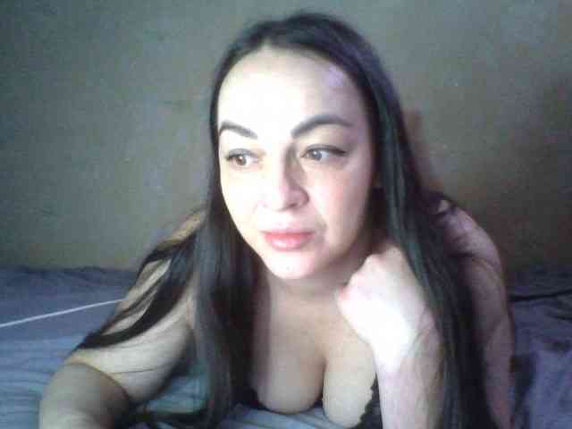 KissyHoney webcam
