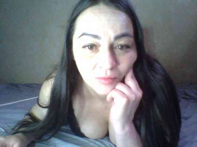 KissyHoney webcam