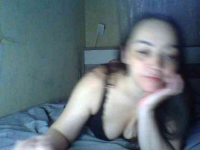 KissyHoney webcam