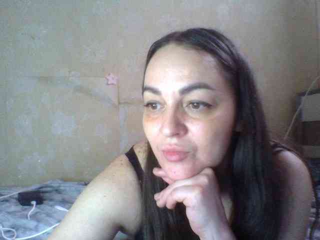 KissyHoney webcam