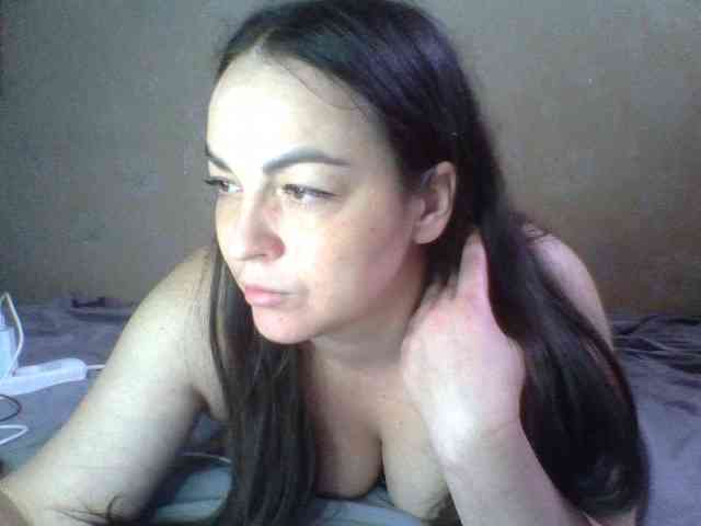 KissyHoney webcam