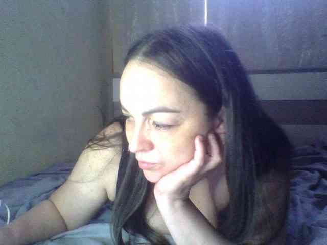 KissyHoney webcam
