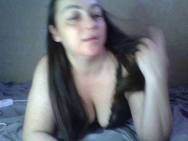 KissyHoney webcam