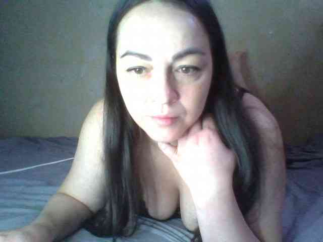 KissyHoney webcam