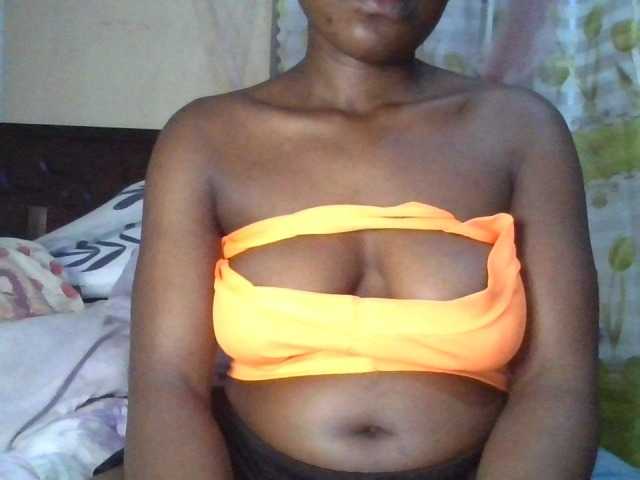Sexbutt01 live cam on BongaCams