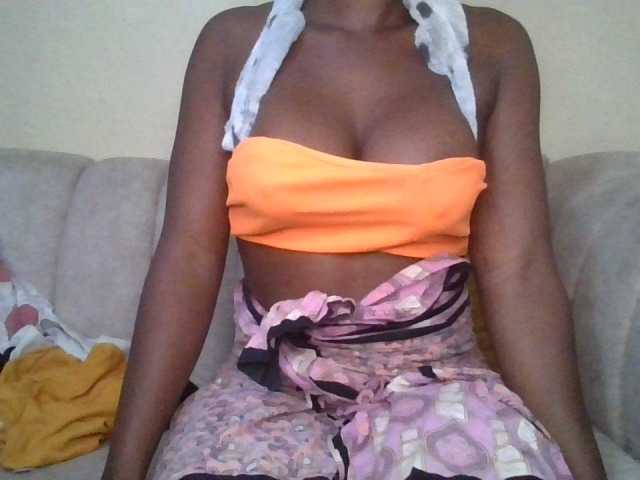 Sexbutt01 live cam on BongaCams