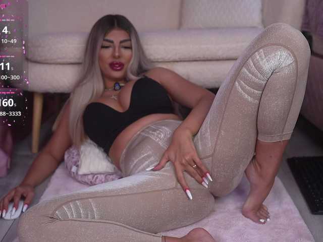 emmagoddess live cam on BongaCams