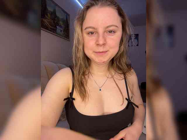 FuckedHoles webcam