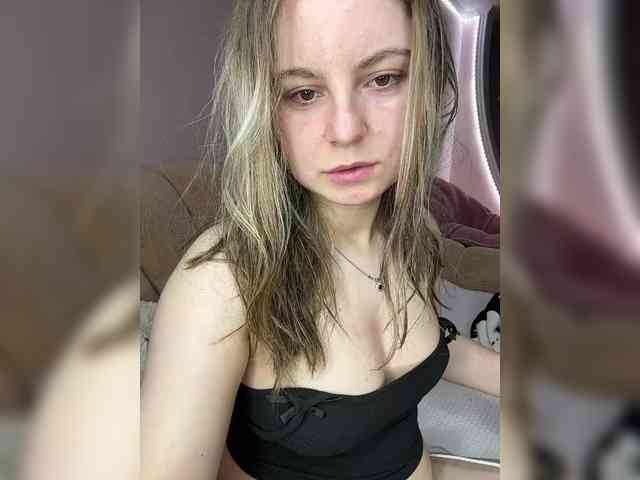 FuckedHoles webcam