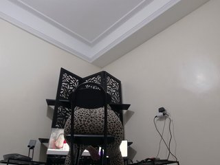 PreciousMoan Porn Show