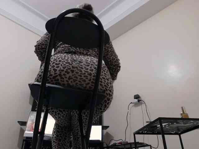 PreciousMoan webcam
