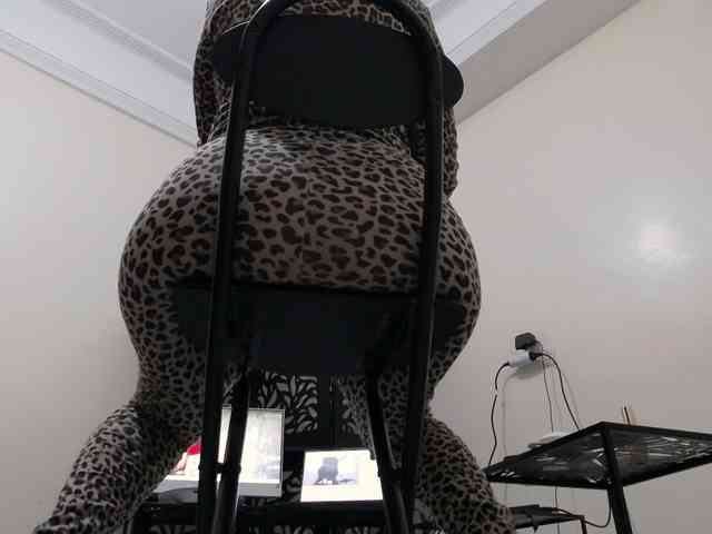 PreciousMoan webcam