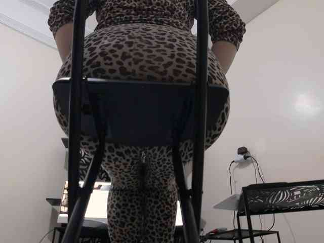 PreciousMoan webcam