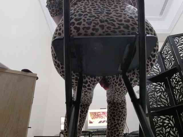 PreciousMoan webcam