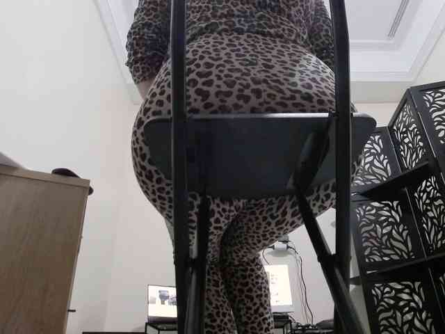 PreciousMoan webcam