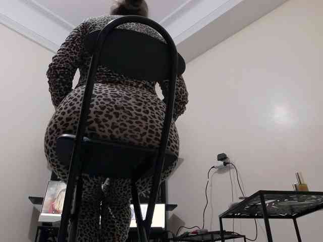 PreciousMoan webcam