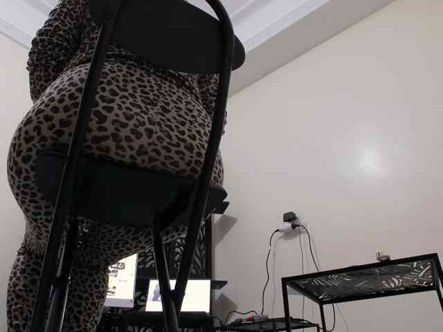 PreciousMoan webcam