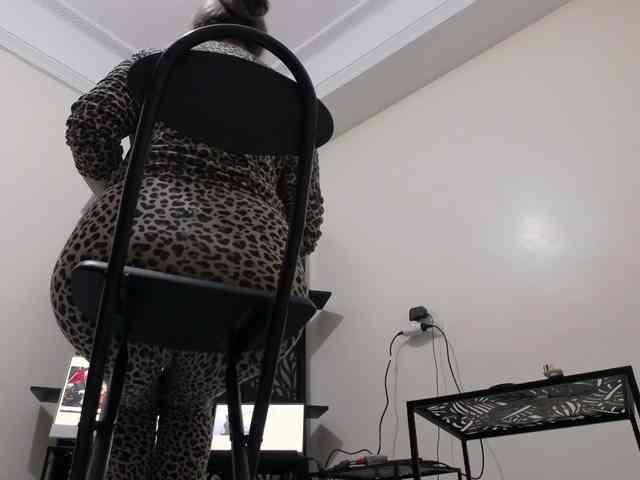 PreciousMoan webcam